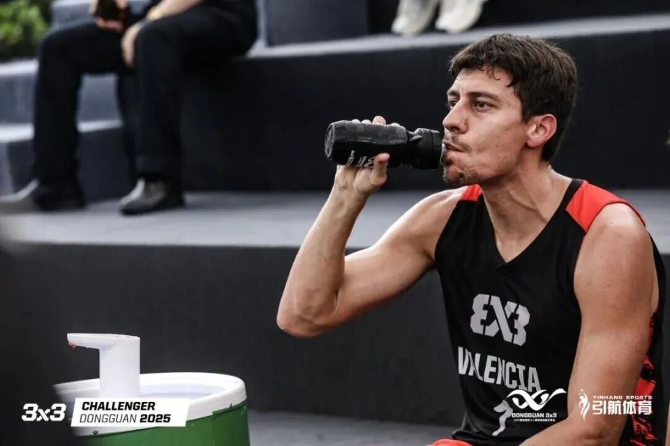 千计的塑料, FJOMR, 用超过 千计的塑料, FJOMR, 用超过