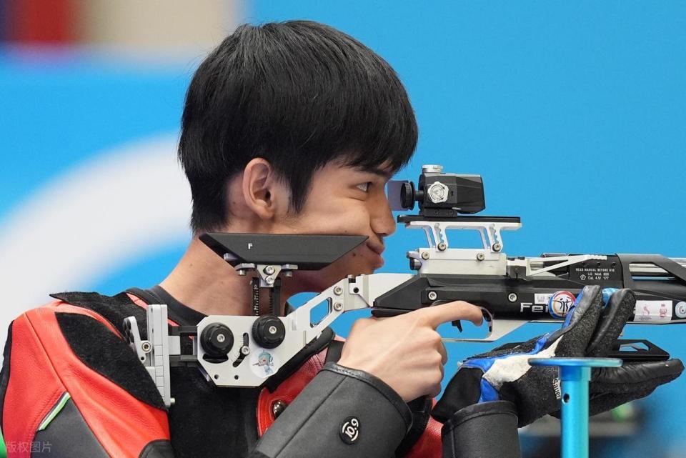 有多人, OpV, 年两届全运