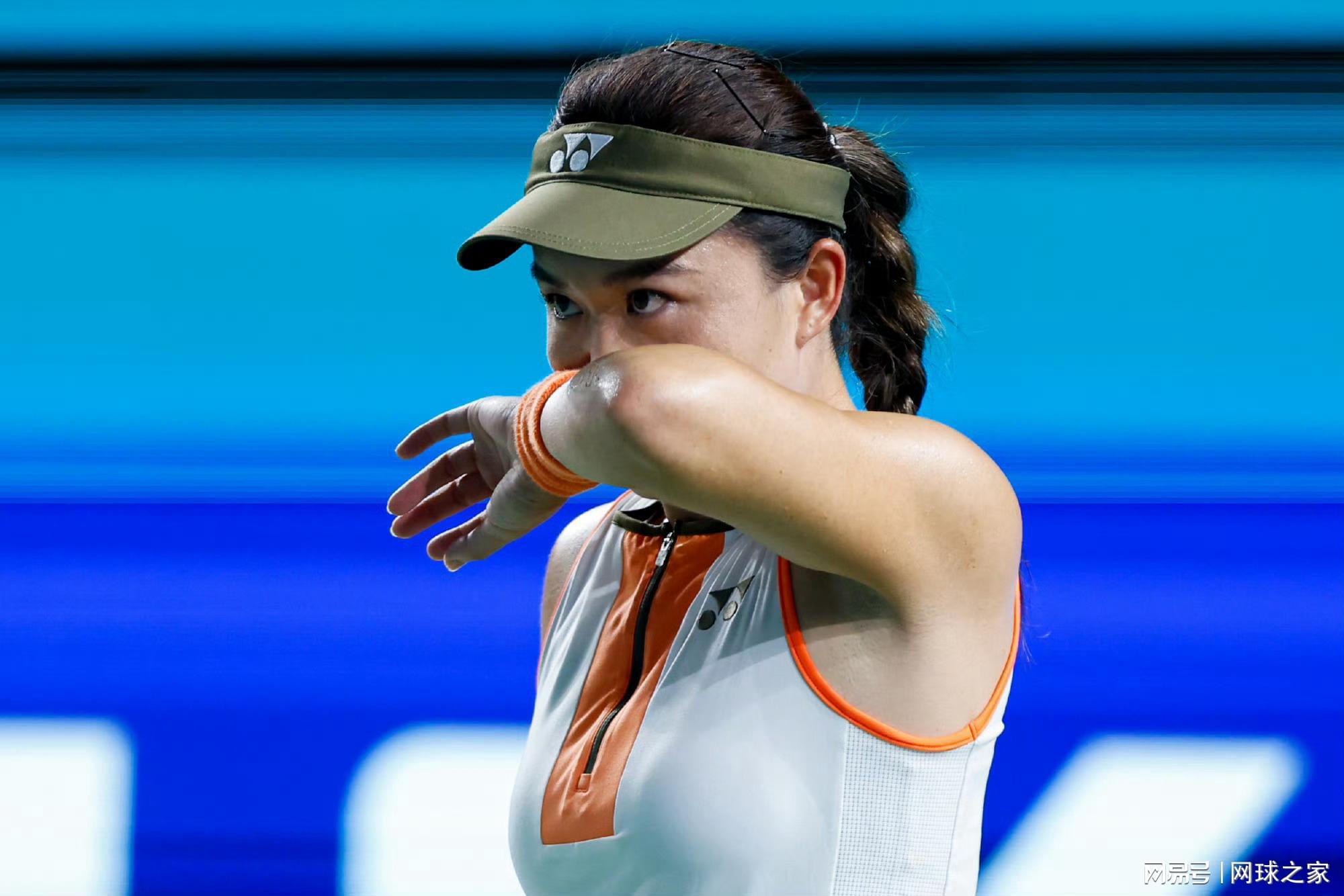 ue, 已然势不可, 个非受迫性